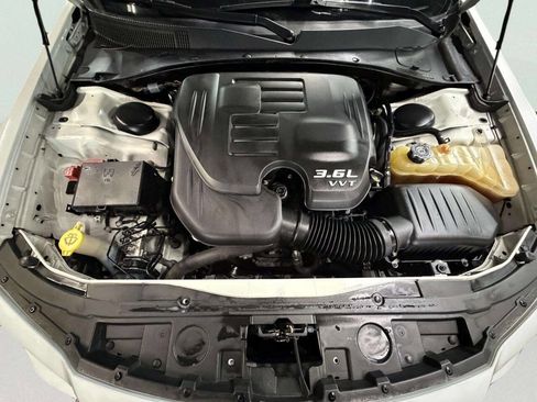 Used 2015 Chrysler 300 Limited image 28