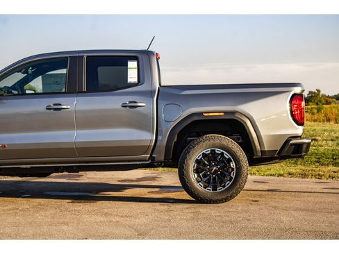 New 2026 GMC Canyon AT4 image 38