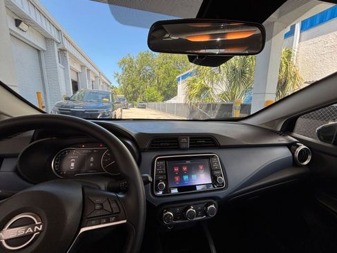Used 2025 Nissan Versa SV FWD image 33