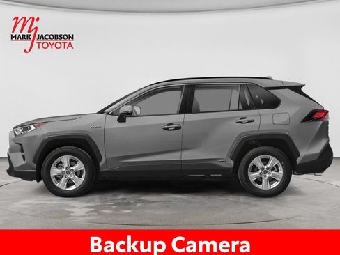 Used 2021 Toyota RAV4 XLE w/ Convenience Package AWD/4WD image 5