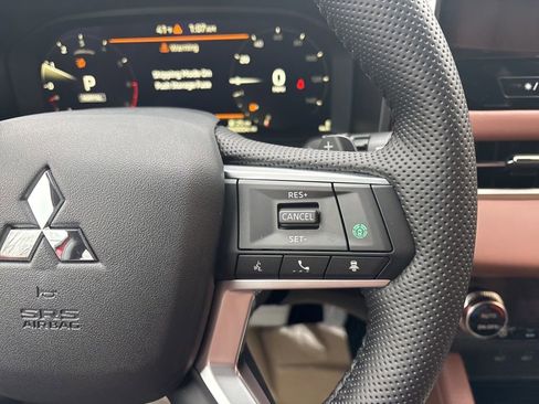 New 2026 Mitsubishi Outlander SEL image 17