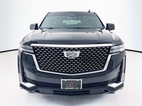 Used 2024 Cadillac Escalade Luxury image 2