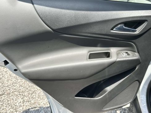 Used 2023 Chevrolet Equinox LT FWD image 15