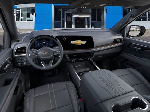 New 2025 Chevrolet Suburban High Country AWD/4WD image 15