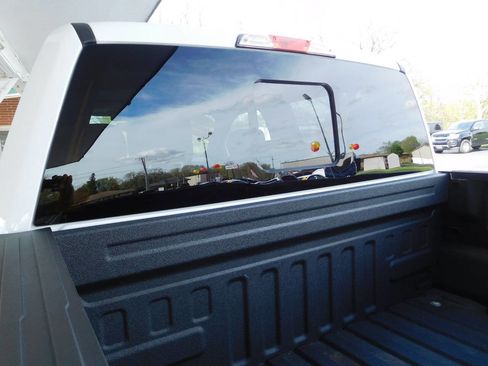 Used 2018 Ford F150 XLT w/ Equipment Group 302A Luxury AWD/4WD image 10