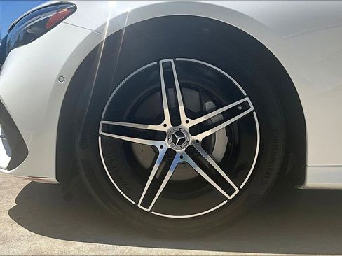 Used 2025 Mercedes-Benz E 350 Sedan image 12