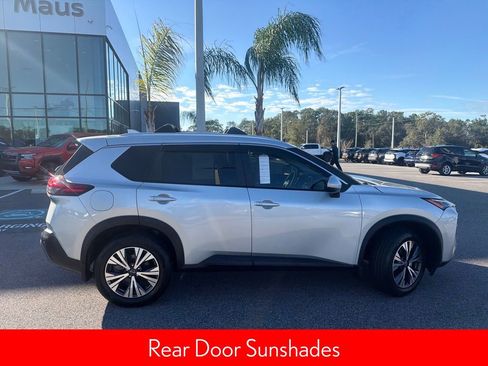 Used 2022 Nissan Rogue SV w/ SV Premium Package image 10