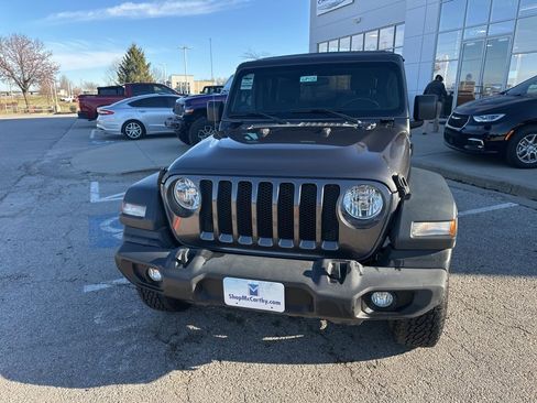 Used 2018 Jeep Wrangler Unlimited Sport S image 6