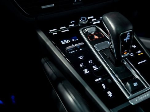 Used 2022 Porsche Cayenne S Platinum image 53