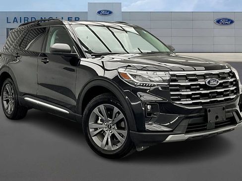 New 2025 Ford Explorer Active w/ Active Comfort Package image 2
