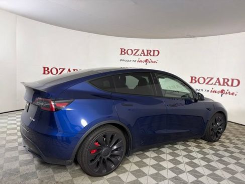 Used 2022 Tesla Model Y Performance AWD/4WD image 9