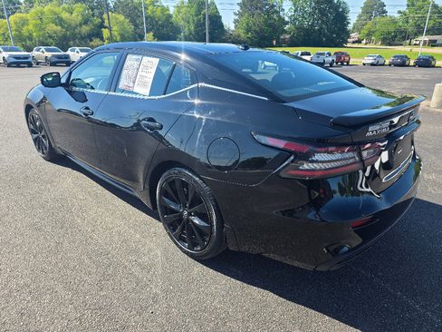 Used 2023 Nissan Maxima SR w/ Sport Mat Group FWD image 5