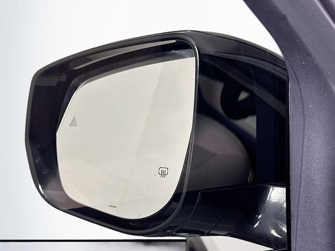 Used 2023 Jeep Grand Cherokee Limited image 16