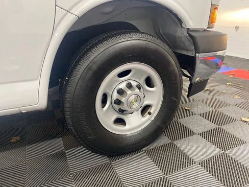 Used 2022 Chevrolet Express 2500 w/ Driver Convenience Package image 14