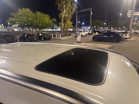 Used 2021 Toyota Highlander XLE image 8