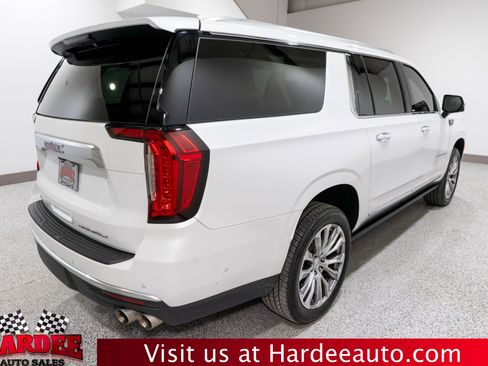 Used 2023 GMC Yukon XL Denali w/ Denali Reserve Package image 5