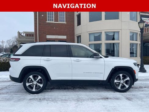 Used 2023 Jeep Grand Cherokee Limited w/ Trailer Tow Prep Group (B) image 7