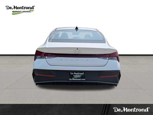 New 2026 Hyundai Elantra SE FWD image 6