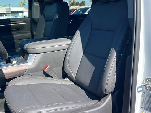 New 2025 GMC Sierra 2500 SLT w/ SLT Premium Package image 12