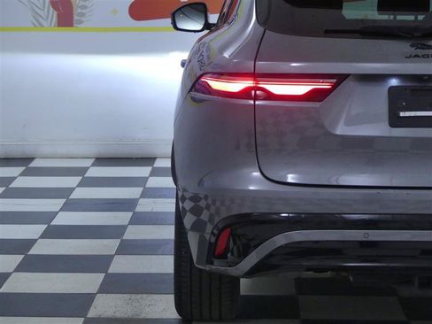 Used 2024 Jaguar F-PACE R-Dynamic S AWD/4WD image 32