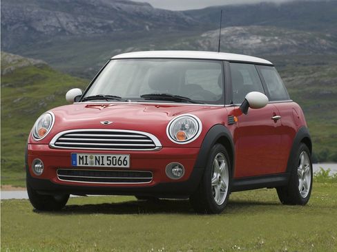 Used 2010 MINI Cooper Hardtop FWD image 1