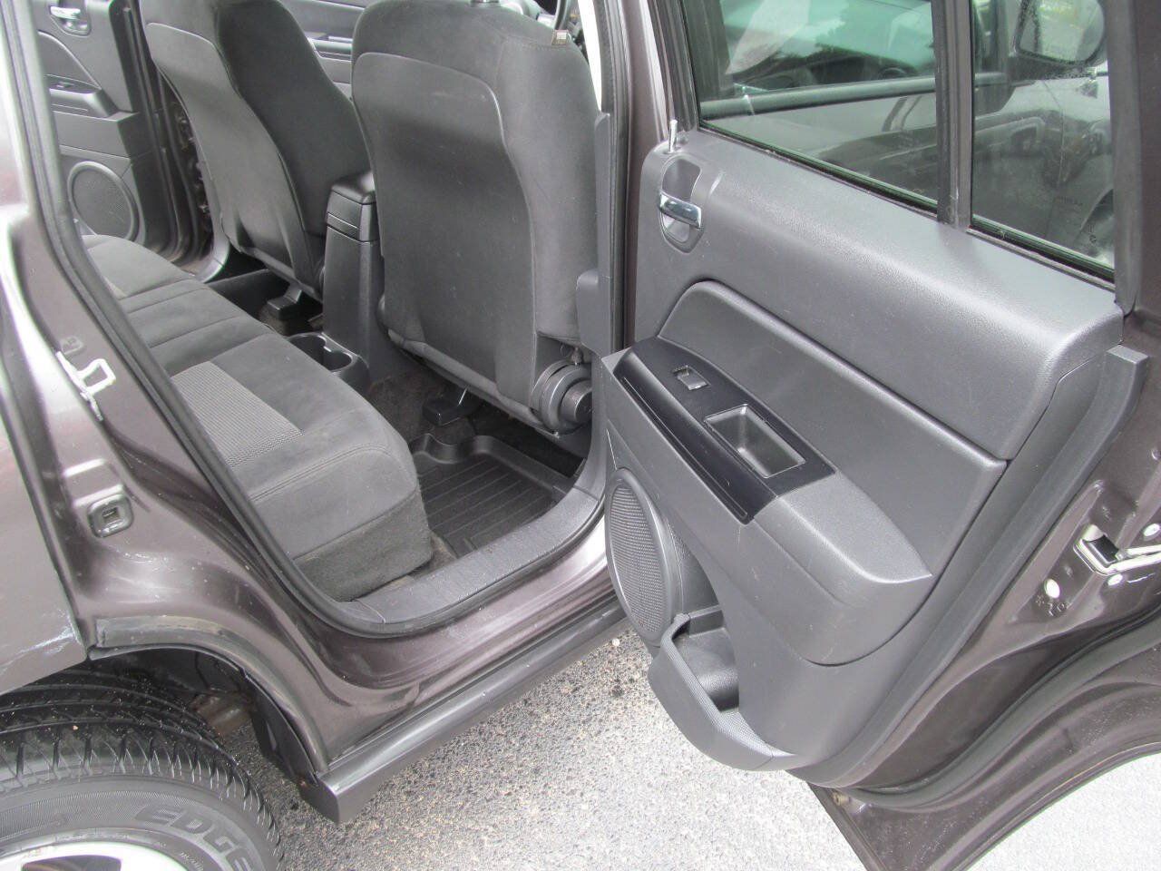 Used 2014 Jeep Compass Sport w/ Power Value Group AWD/4WD image 17
