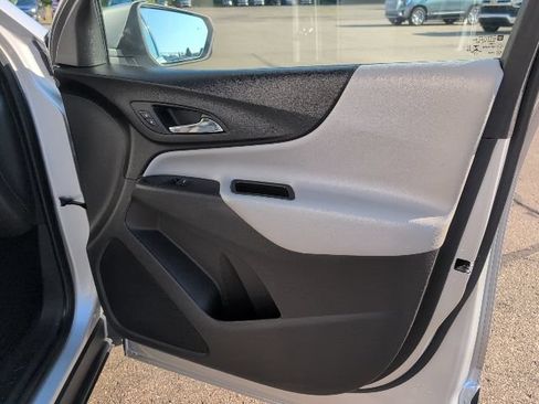 Used 2020 Chevrolet Equinox LT FWD image 39