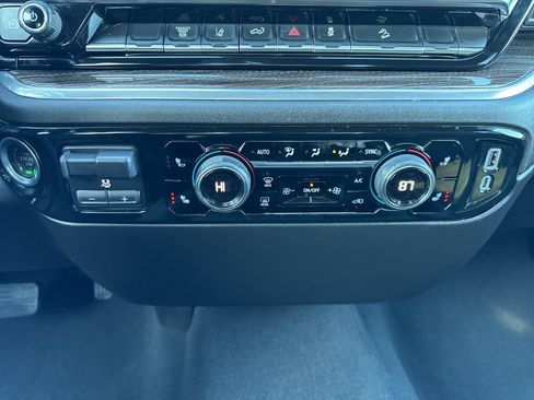 Used 2025 Chevrolet Silverado 2500 LT image 14