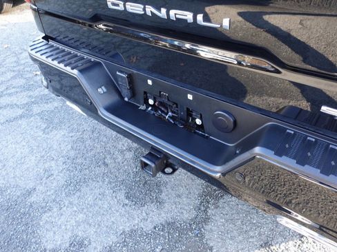 Used 2022 GMC Sierra 1500 Denali image 27