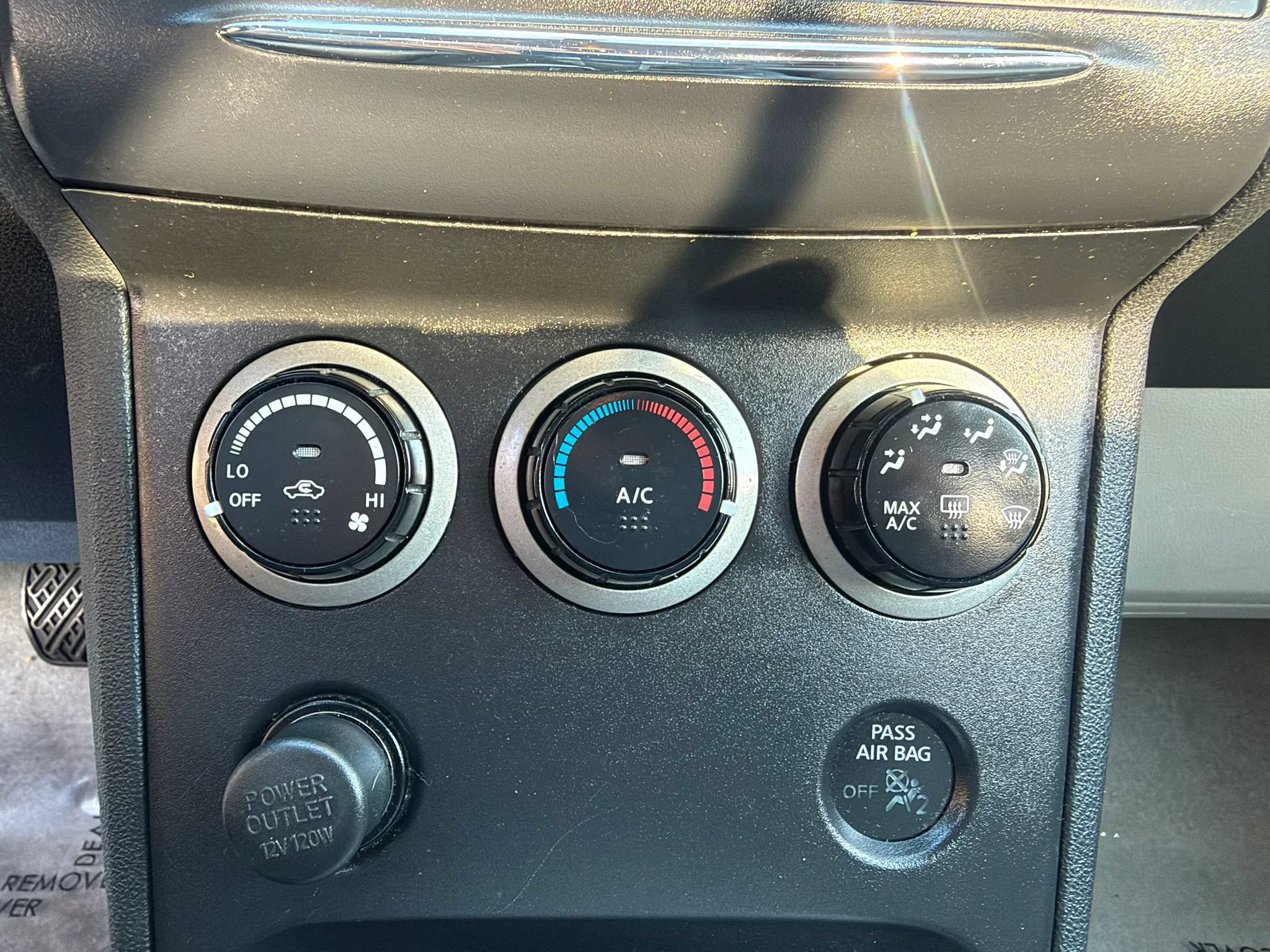 Used 2013 Nissan Rogue SV FWD image 22