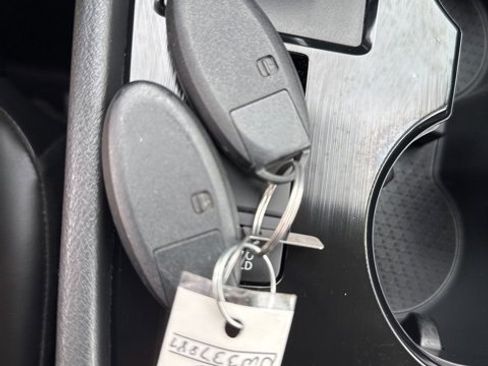 Certified 2022 Nissan Rogue SV w/ SV Premium Package image 28