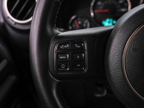 Used 2013 Jeep Wrangler Rubicon w/ PWR Convenience Group AWD/4WD image 15