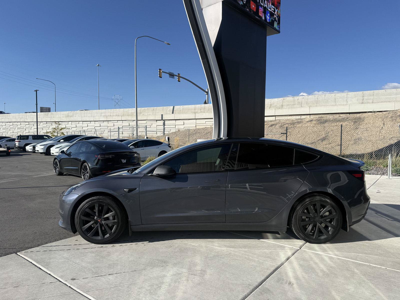 Used 2023 Tesla Model 3 Standard Range RWD image 5