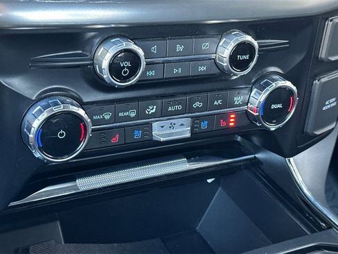 Used 2023 Ford F150 Lariat w/ Trailer Tow Package image 21