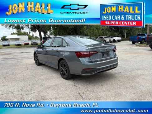 Used 2022 Volkswagen Jetta SE FWD image 8