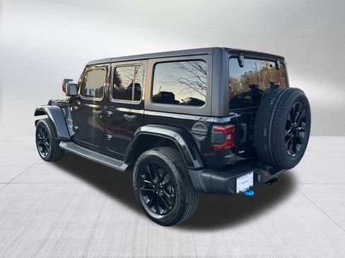 Certified 2022 Jeep Wrangler Unlimited Sahara w/ Cold Weather Group image 8