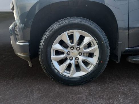 Used 2022 Chevrolet Silverado 1500 Custom w/ Safety Confidence Package image 14