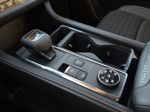 Used 2025 Nissan Pathfinder Rock Creek image 27