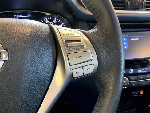 Used 2016 Nissan Rogue SL w/ SL Premium Package image 25