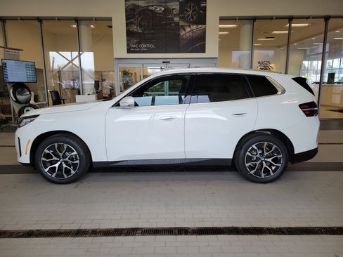 New 2026 BMW X3 xDrive30 w/ Premium Package AWD/4WD image 2