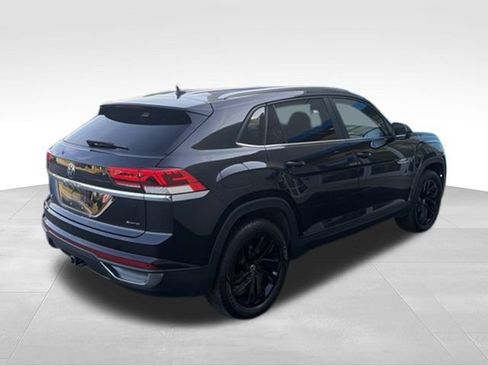 Used 2023 Volkswagen Atlas Cross Sport SE w/ Black Wheel Package AWD/4WD image 3