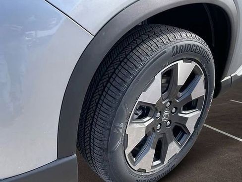 New 2026 Honda Pilot Touring image 9