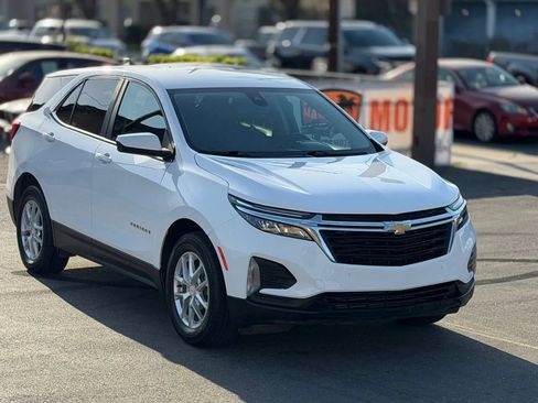 Used 2023 Chevrolet Equinox LT FWD image 2