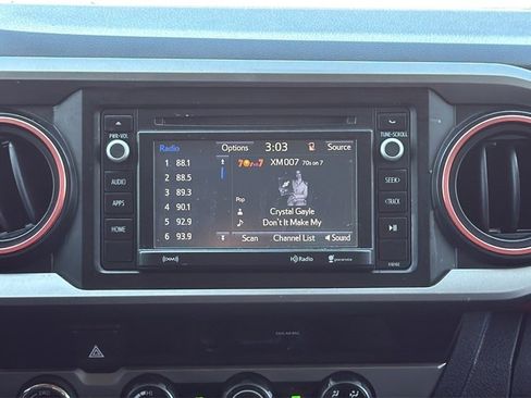 Used 2018 Toyota Tacoma SR5 image 19