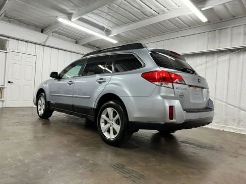 Used 2013 Subaru Outback 2.5i Premium AWD/4WD image 7