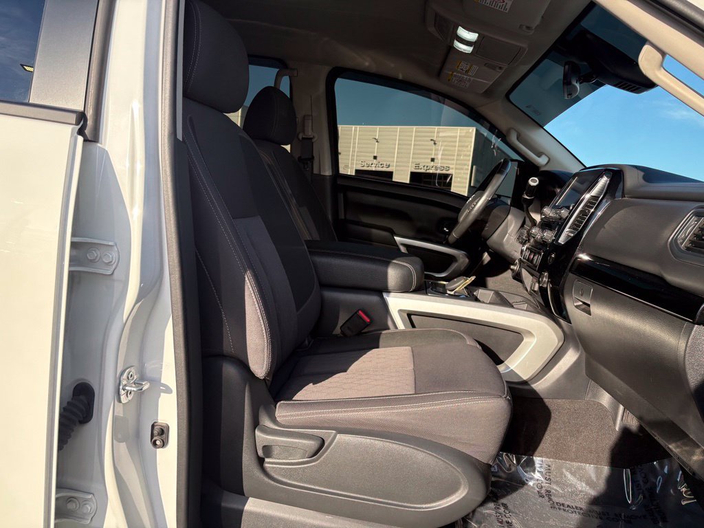 Used 2024 Nissan Titan SV w/ SV Convenience Package AWD/4WD image 19