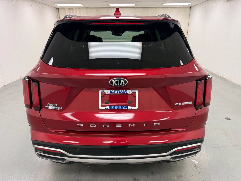 Used 2021 Kia Sorento EX w/ Panoramic Sunroof Package AWD/4WD image 4