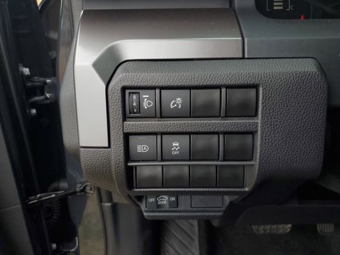 Used 2025 Toyota Tacoma SR5 image 29