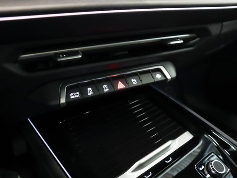 New 2026 Audi Q3 quattro 2.0T AWD/4WD image 20