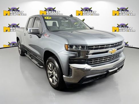 Used 2019 Chevrolet Silverado 1500 LT w/ Convenience Package AWD/4WD image 3